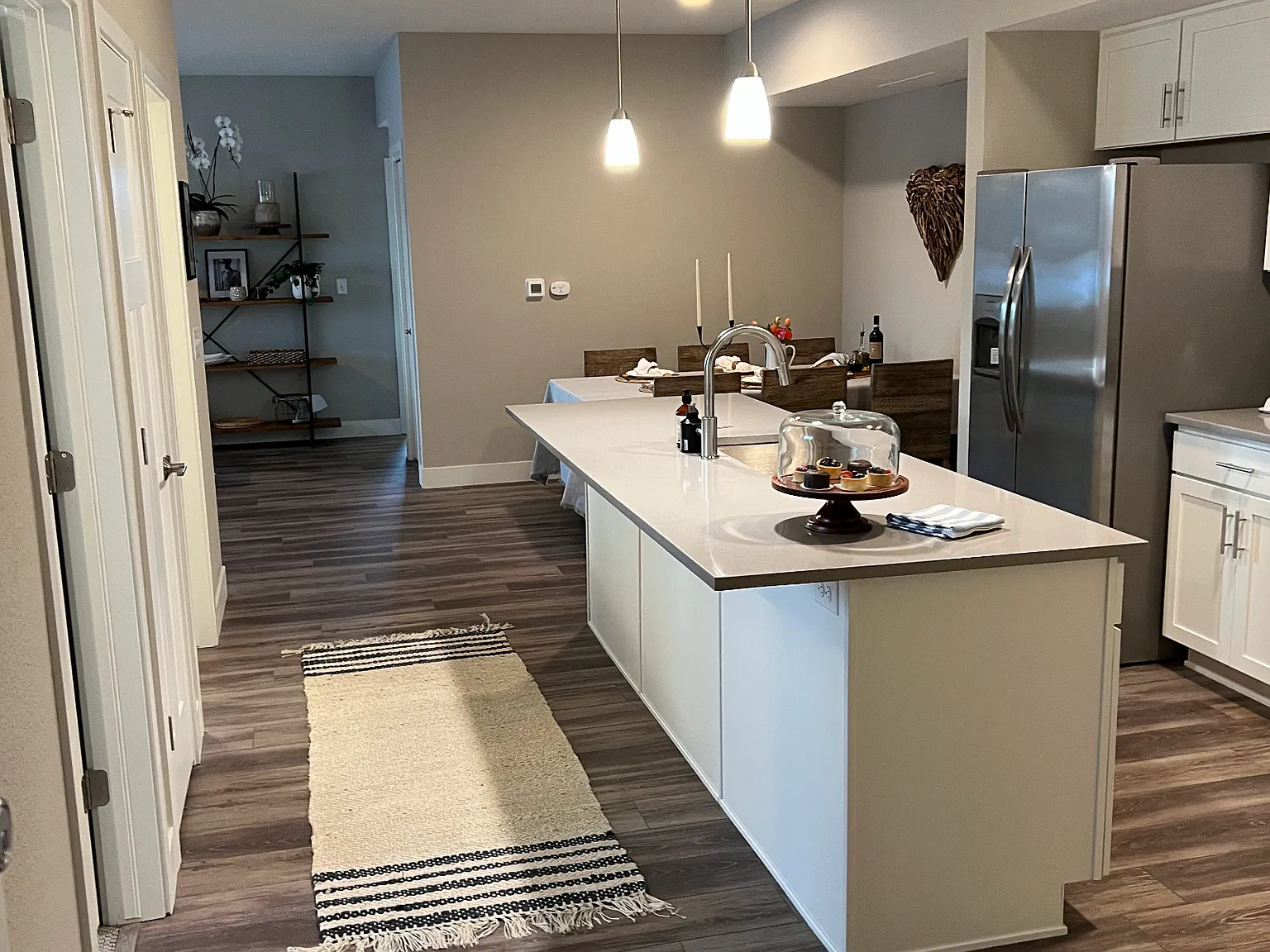 230 S Cherrywood Dr unit 204 — Photo 2