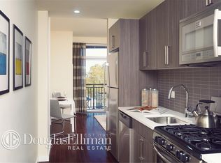 3150 14th St APT 2A, Astoria, NY 11106