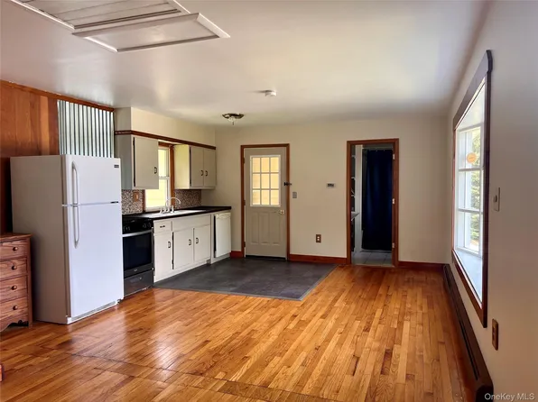 2 Oak St #2, Chester, NY 10918