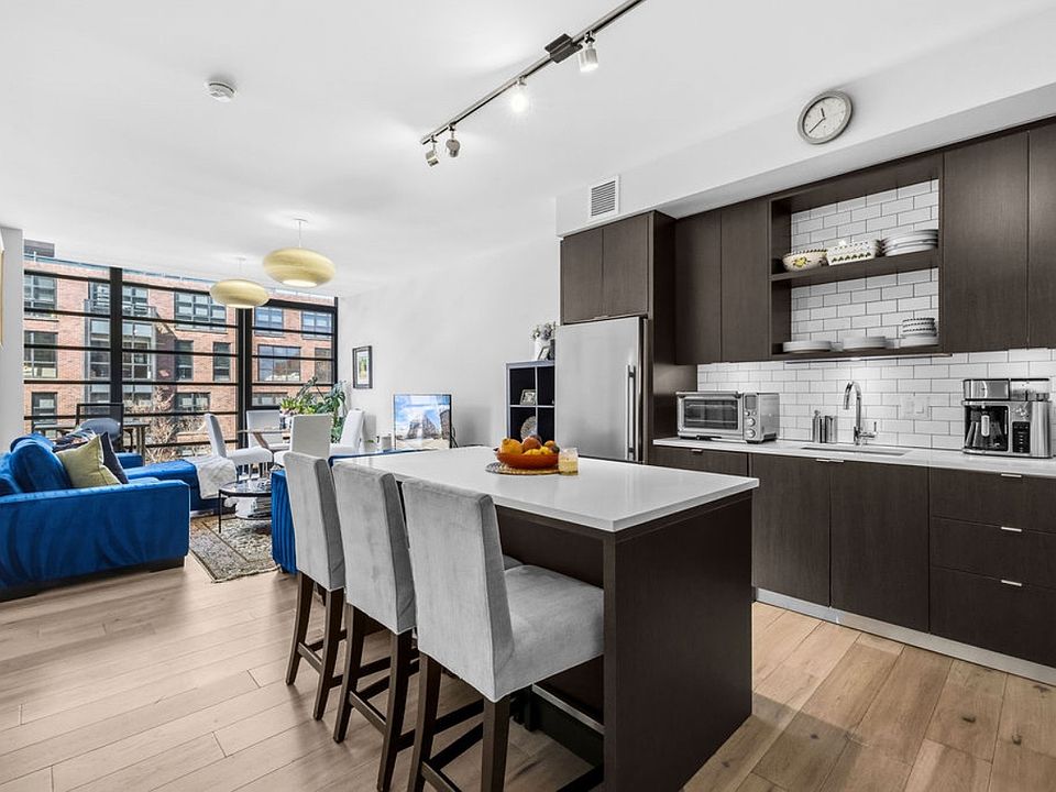 1st image of 1300 4th St SE Unit 303
