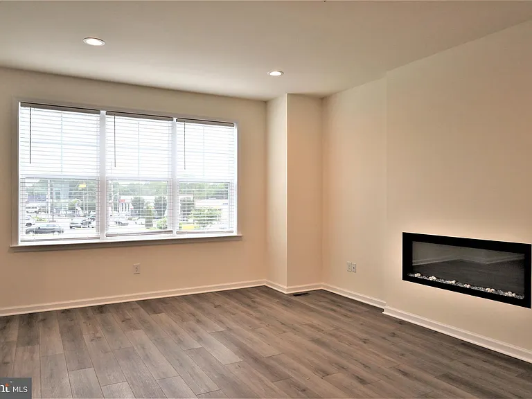 61 Becker Dr — Photo 8