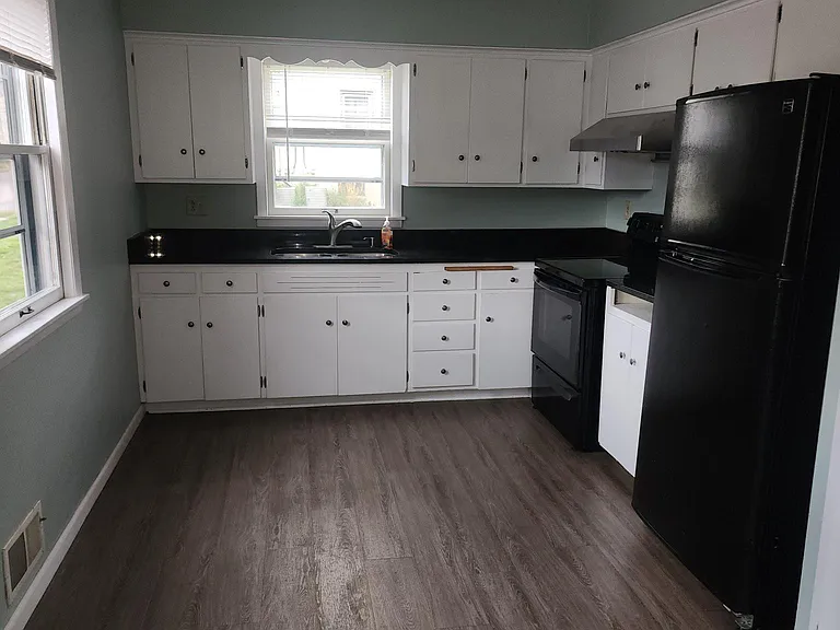 1400 Arlington Ave E #1 — Photo 3