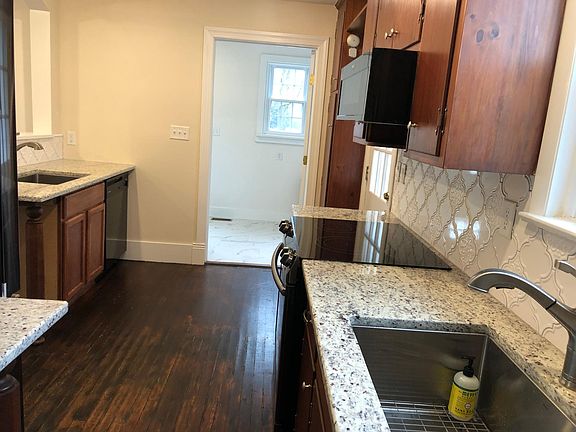 4th image of 3035 Mountain Rd