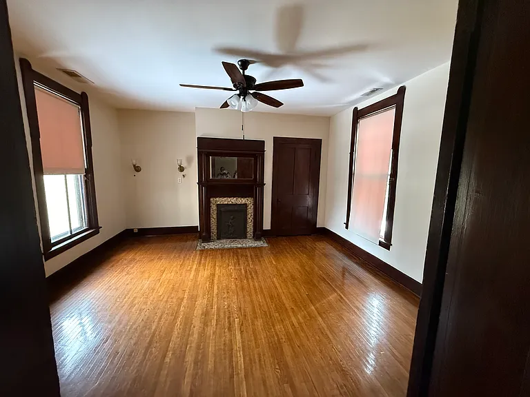513 SE 2nd St #D — Photo 8