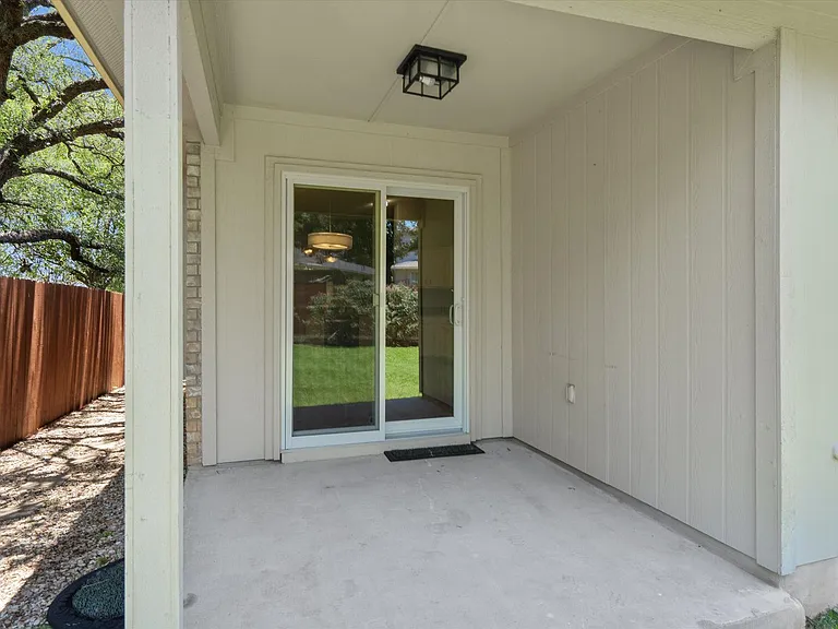 2304 Jesse Owens Dr — Photo 27