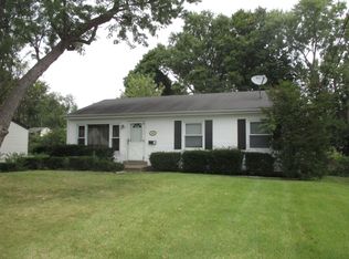 1069 Aspen Dr, Florissant, MO 63031