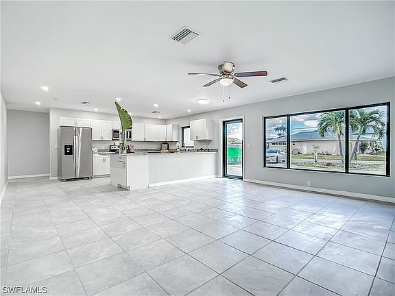 4th image of 740 Tower Dr