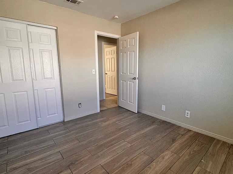 350 W 19th St #3 — Photo 14