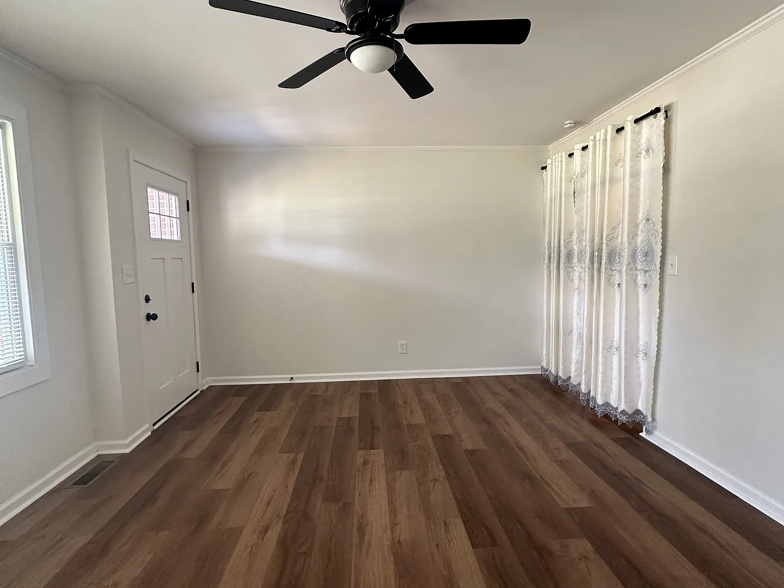 3 bed, 1472 sqft, $1,650 — Photo 2