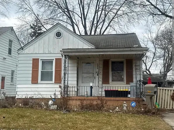 2090 Russell Ave, Lincoln Park, MI 48146