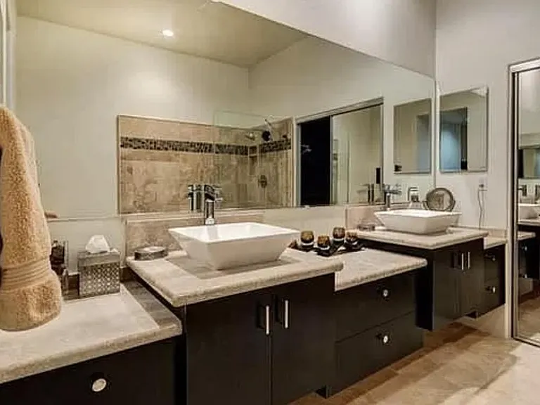 129 E Kavenish Dr — Photo 33