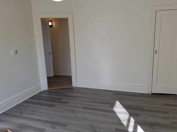 3rd image of 2356 Burnett St Floor 2