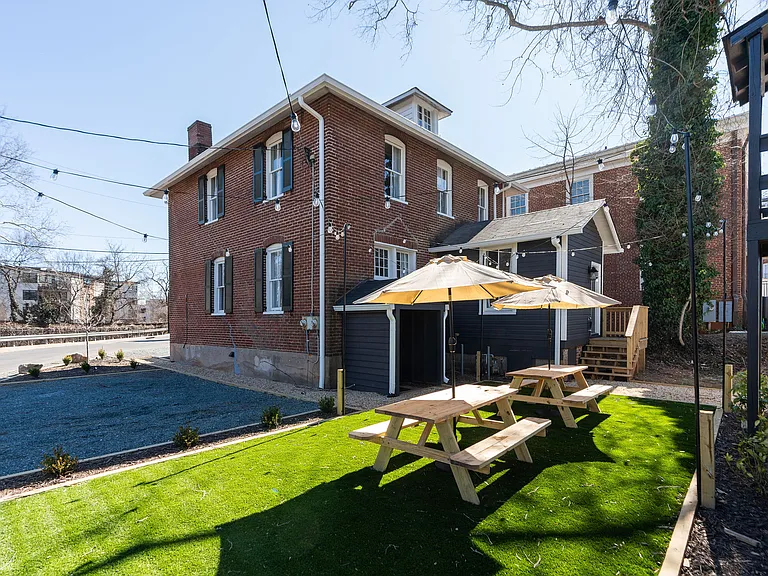 175 Madison Ln — Photo 4