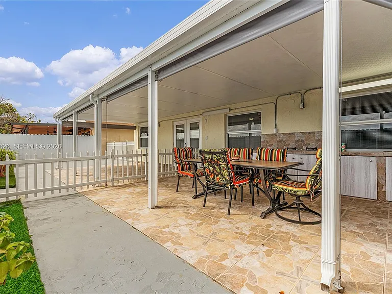 12622 SW 211th Ter — Photo 32
