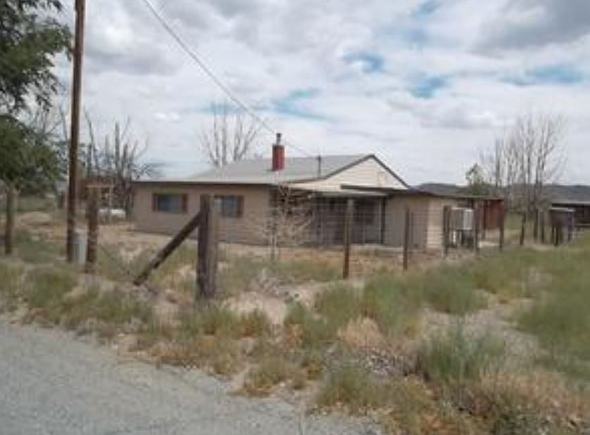 2nd image of 24 S Willhoyt Ln