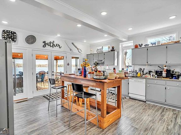 3rd image of 508 N Spring Creek Cir Unit B