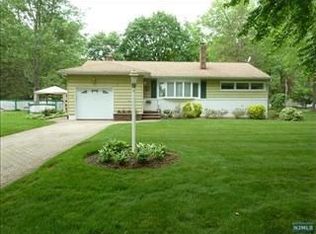 45 Andover Ter, Glen Rock, NJ 07452