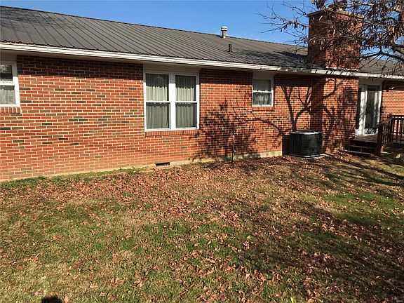 4th image of 705 E Dent St