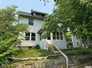 1018 Arlington Ct, Davenport, IA 52803