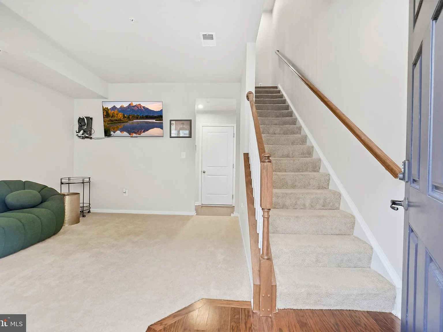 3 bed, 5.0 bath, 1680 sqft, $3,300 — Photo 4