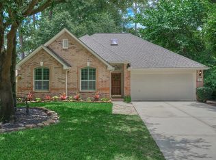 2 E Misty Dawn Dr, Conroe, TX 77385