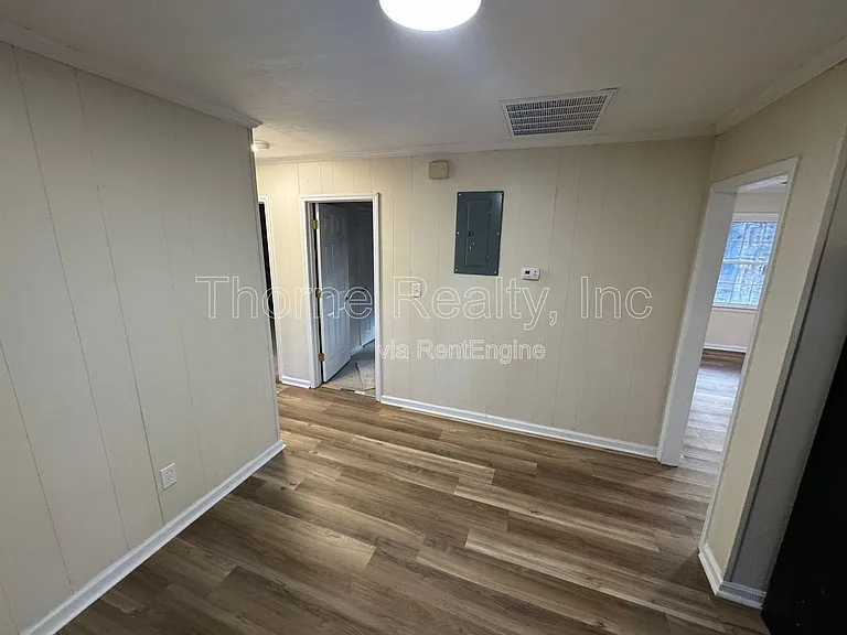 313 Ferndale Dr — Photo 5