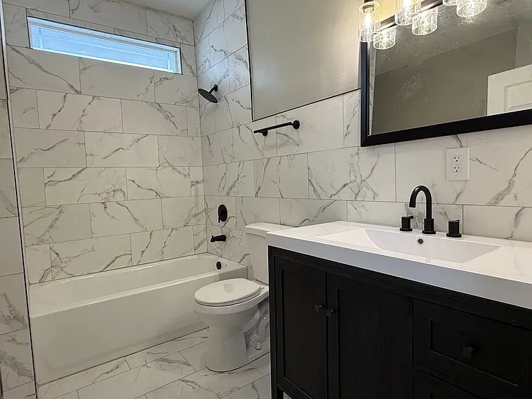 728 W 39th St — Photo 34