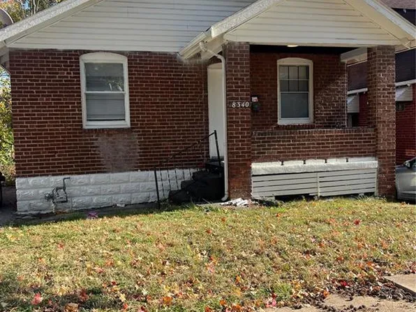 8340 Eton Pl, Saint Louis, MO 63136