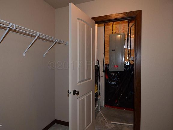 5th image of 672 38th Ave E