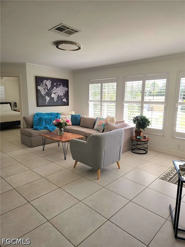 3 bed, 2.0 bath, 1500 sqft, $4,490 — Photo 3