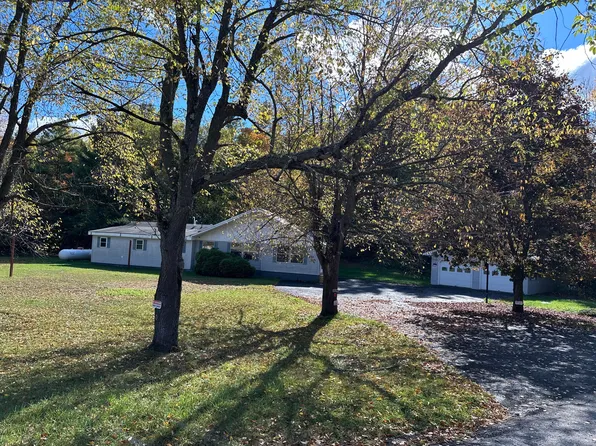 60 Kasey Dr, Mooers Forks, NY 12959