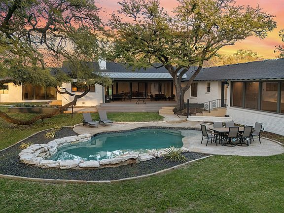 5th image of 3400 Macarthur Dr