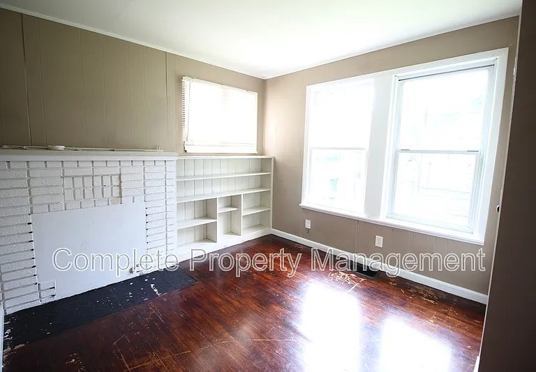 8211 Rugby Ave — Photo 3