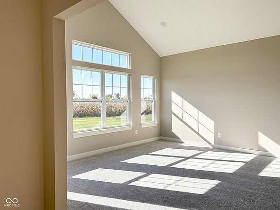 5th image of 1684 Linden Ln