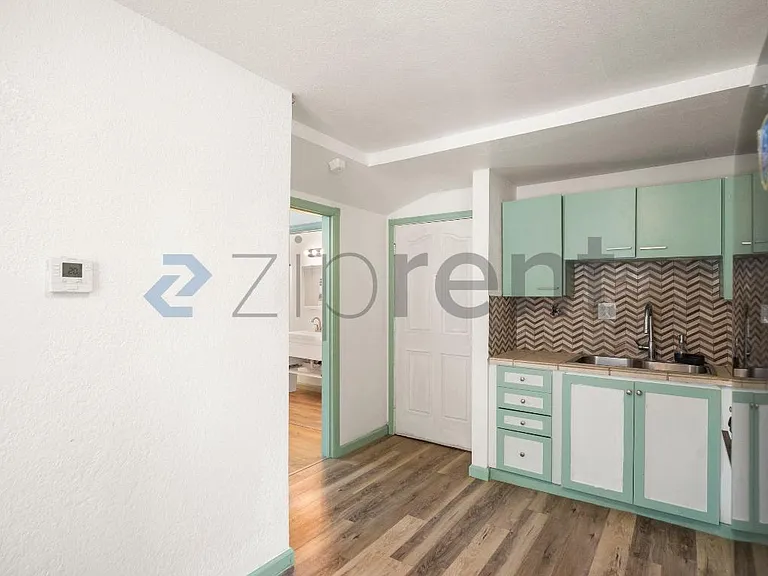 160 E Reed St #3 — Photo 10