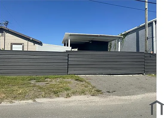 3 bed, 800 sqft, $3,100 — Photo 4