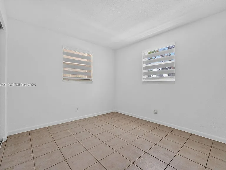 5921 NE 1st Ave — Photo 22