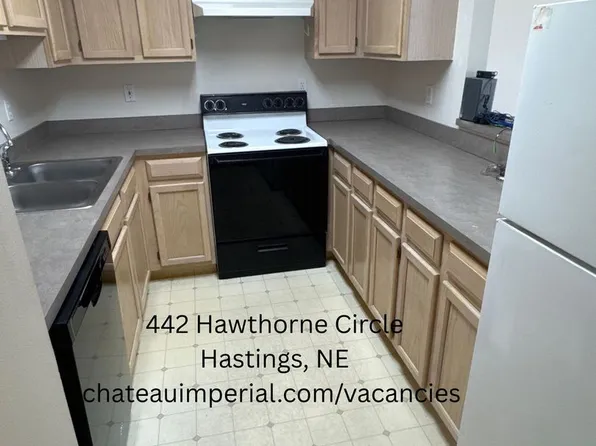 Hawthorne Circle West, 434-446 Hawthorne Cir #442, Hastings, NE 68901
