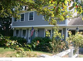 15 Burrows St, Groton, CT 06340