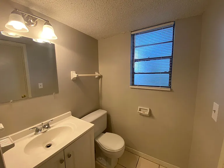 469 Crabapple Ct #B — Photo 13