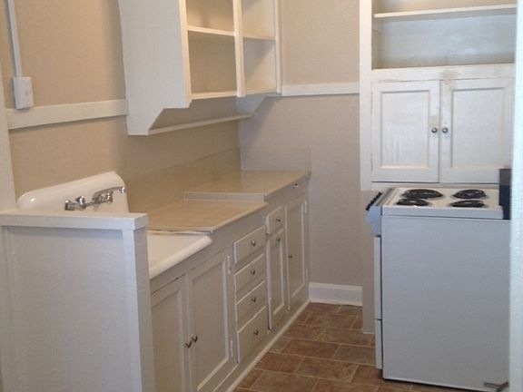 2nd image of 4708 Brookside Blvd #7