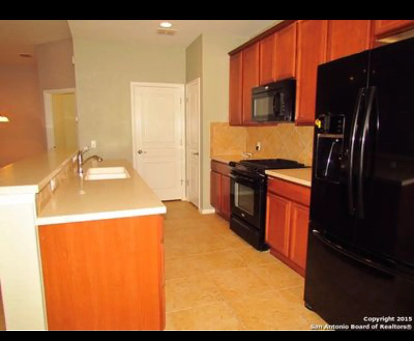 3 bed, 1885 sqft, $1,950 — Photo 4