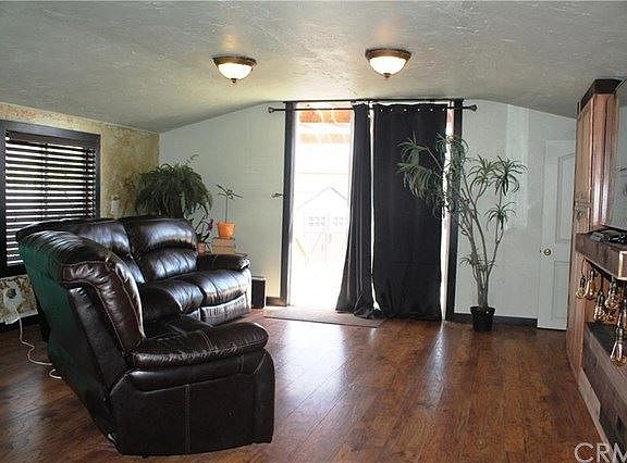 4th image of 240 Brighton Ave