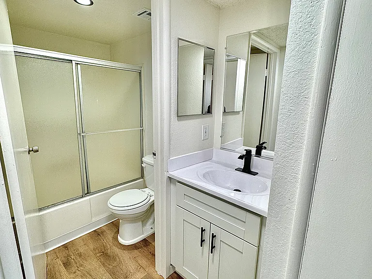 11058 Cantlay St #1 — Photo 19
