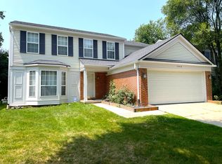 3048 Turnberry Ln, Ann Arbor, MI 48108