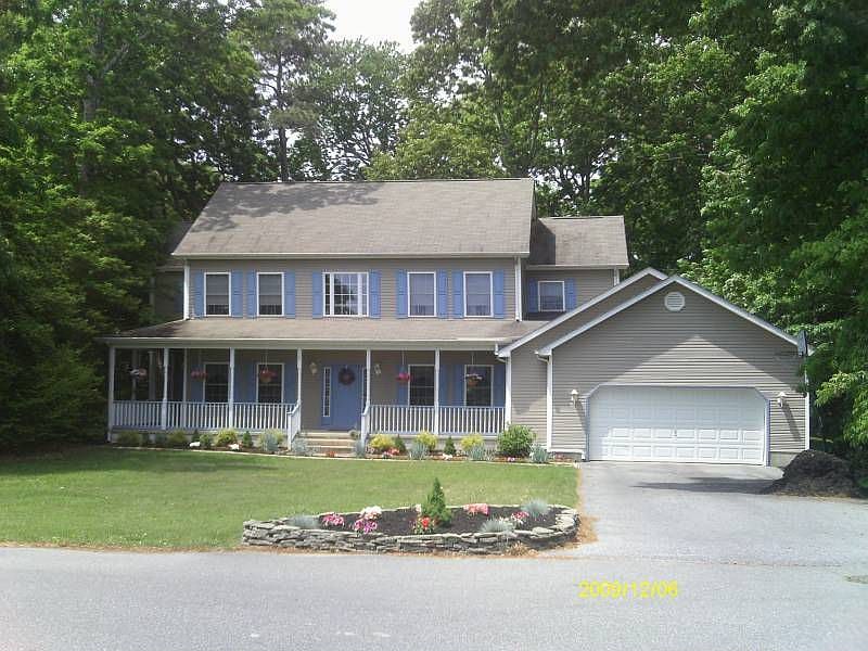 1st image of 33 Fox Creek Dr
