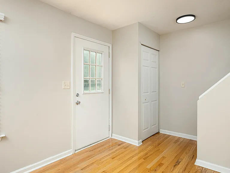 251 Sheffield Dr — Photo 6