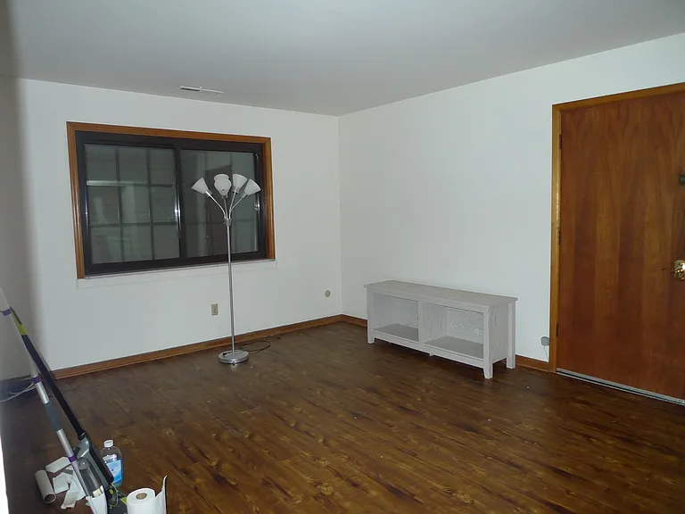 1097 Highland St — Photo 4