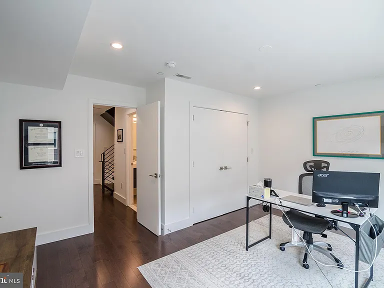 1343 S Garnet St — Photo 17