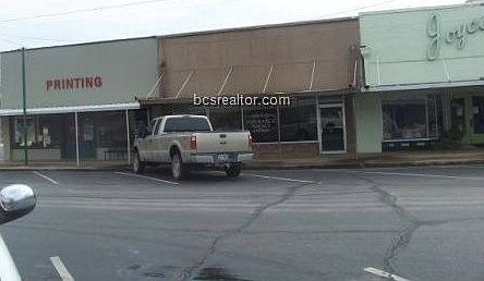 2nd image of 218 S Magnolia St